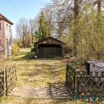 Naturidylle am Stadtrand: Lichtdurchflutetes Haus in Seenähe mit Gestaltungspotenzial
