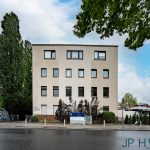 Altbau-Charme in Rudow: 3 Zimmer, 2,84m Deckenhöhe & eigene Garage – Top-Anbindung dank U7