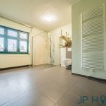 Landhaus am Naturbadesee: 6 Zimmer, Wellness-Sauna & Privatweg auf 1.829 m² Grund