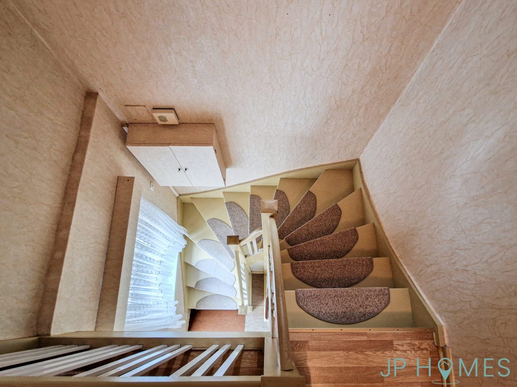 Einfamilienhaus mit großem Grundstück und Waldlage