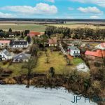 Landhaus am Naturbadesee: 6 Zimmer, Wellness-Sauna & Privatweg auf 1.829 m² Grund