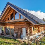 Naturstammhaus in idyllischer Natur mit Seen und Pferdekoppeln in der Nähe – Zeschdorf