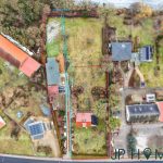 Landhaus am Naturbadesee: 6 Zimmer, Wellness-Sauna & Privatweg auf 1.829 m² Grund