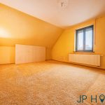 Landhaus am Naturbadesee: 6 Zimmer, Wellness-Sauna & Privatweg auf 1.829 m² Grund
