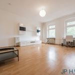 Altbau-Charme in Rudow: 3 Zimmer, 2,84m Deckenhöhe & eigene Garage – Top-Anbindung dank U7