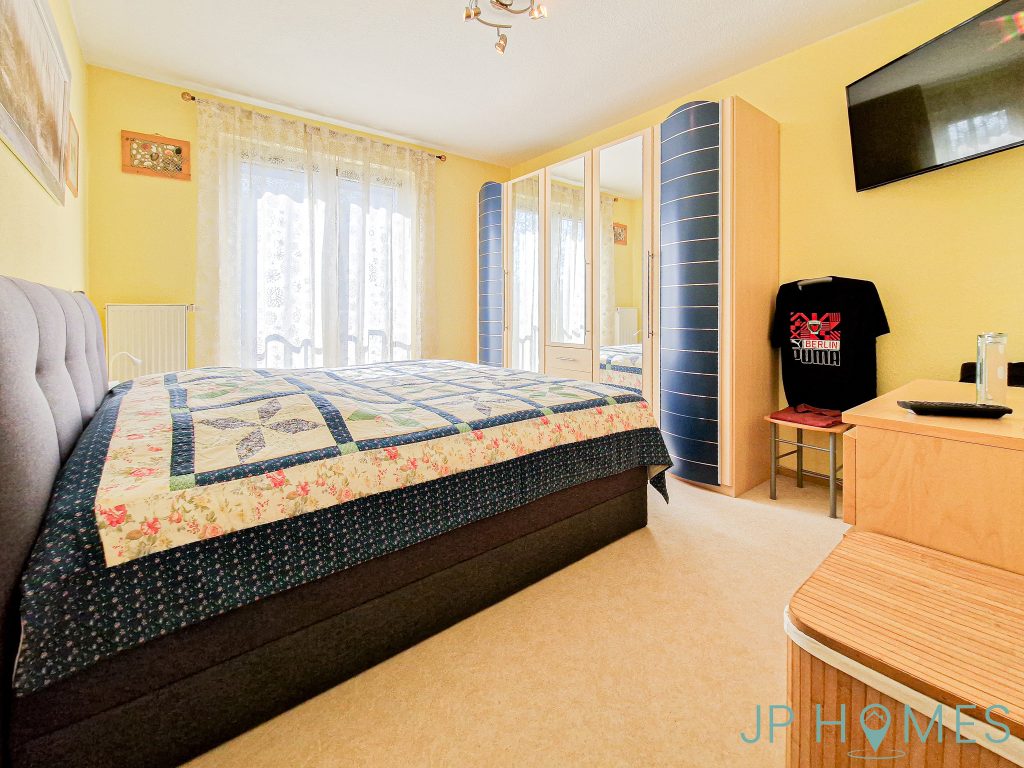 bezugsfreie lichtdurchflutete 4-Zimmerwohnung mit Balkon und Südwestausrichtung