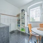 Altbau-Charme in Rudow: 3 Zimmer, 2,84m Deckenhöhe & eigene Garage – Top-Anbindung dank U7