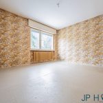 Wohnen auf einer Ebene: Großzügiger Bungalow in Wald- und Wassernähe