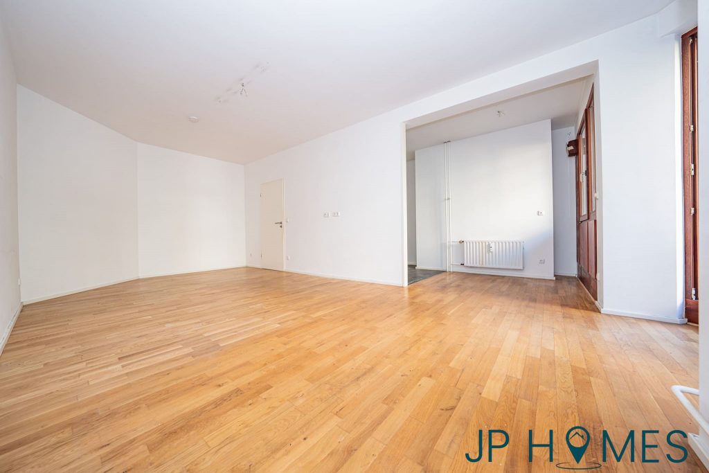 Bezugsfreie 2-Zimmer-Wohnung mit West-Loggia im Bayerischen Viertel