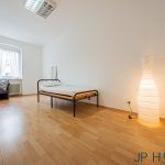 Altbau-Charme in Rudow: 3 Zimmer, 2,84m Deckenhöhe & eigene Garage – Top-Anbindung dank U7