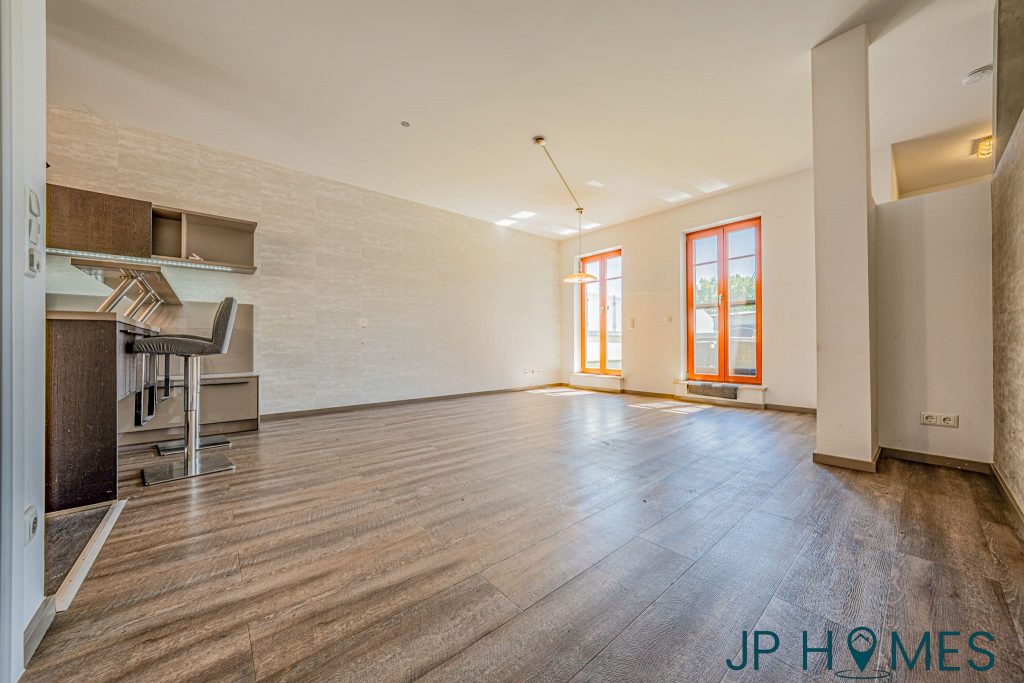 Exklusive 2-Zimmer-Maisonettewohnung mit Dachterrasse und Wasserzugang