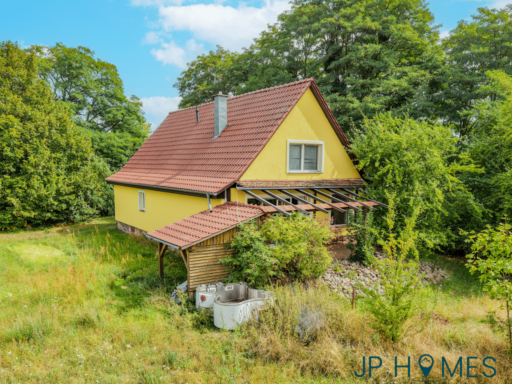 Großzügiges Einfamilienhaus auf ca. 4.800 m² Grundstück